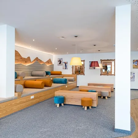 Vandrarhem Jugendgastehaus Alpincenter *