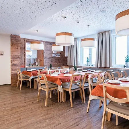 Vandrarhem Jugendgastehaus Alpincenter Obertauern